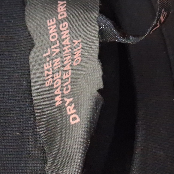 Vlone Authentic Black ,White & Blue Snake Streetwear Unisex Graphic Tee Size L - Picture 6 of 10